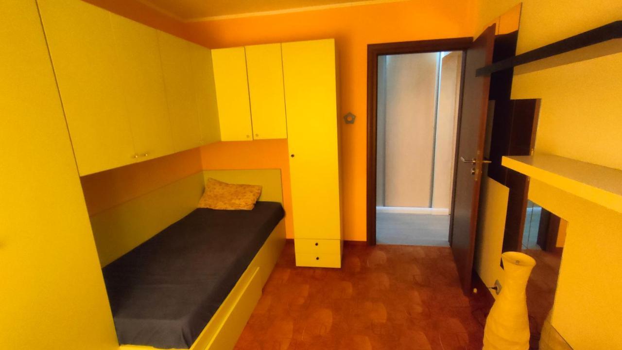 Duck Apartment Bucureşti Ngoại thất bức ảnh